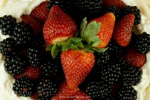 How to make Pavlova, a “secret weapon” dessert made of melt-in-your-mouth meringue with whipped cream topped with ripe berries. No one will know it’s totally cheap!