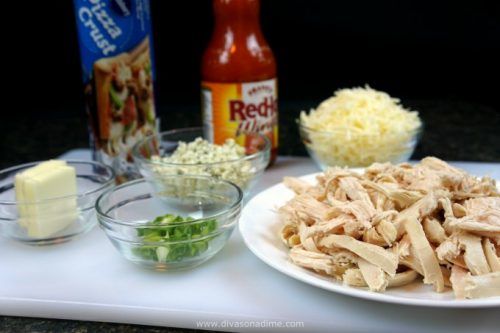 Like Buffalo Chicken? You’ll LOVE this easy, cheesy pull-apart bread. Loaded with chicken, spicy wing sauce and cheese! It’s the perfect football snack.