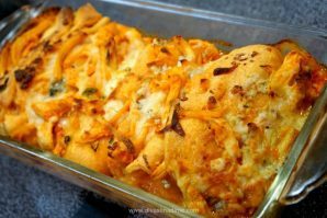 Like Buffalo Chicken? You’ll LOVE this easy, cheesy pull-apart bread. Loaded with chicken, spicy wing sauce and cheese! It’s the perfect football snack.
