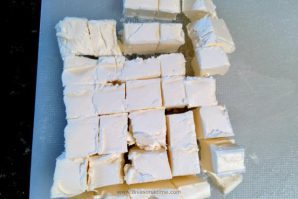 Easy and delicious! Juicy peaches dotted with cream cheese in fluffy egg custard. Perfect for your next brunch or busy mornings.