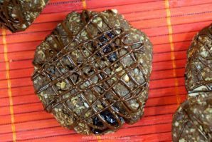 Easy protein packed breakfast cookies with healthy oatmeal, nuts and dried fruit.