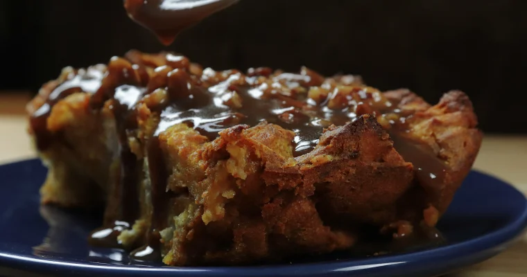 Pumpkin Bread Pudding with Pecan Praline Sauce: If Pumpkin Pie and Bread Pudding Had a Baby