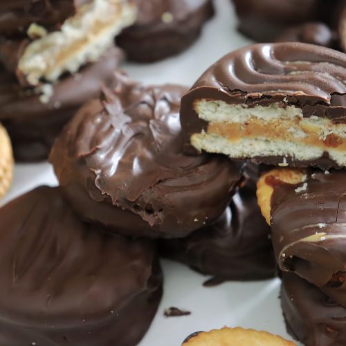 Fun to make delightful to share, chocolate dipped peanut butter crackers. delicious!